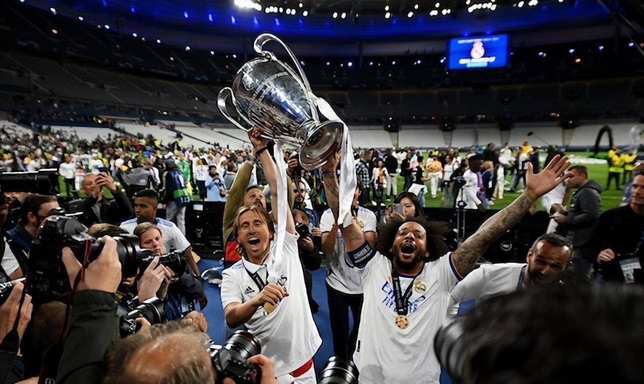 雷火电竞下载-利物浦战平拜仁，拉莫斯乌龙送礼法甲