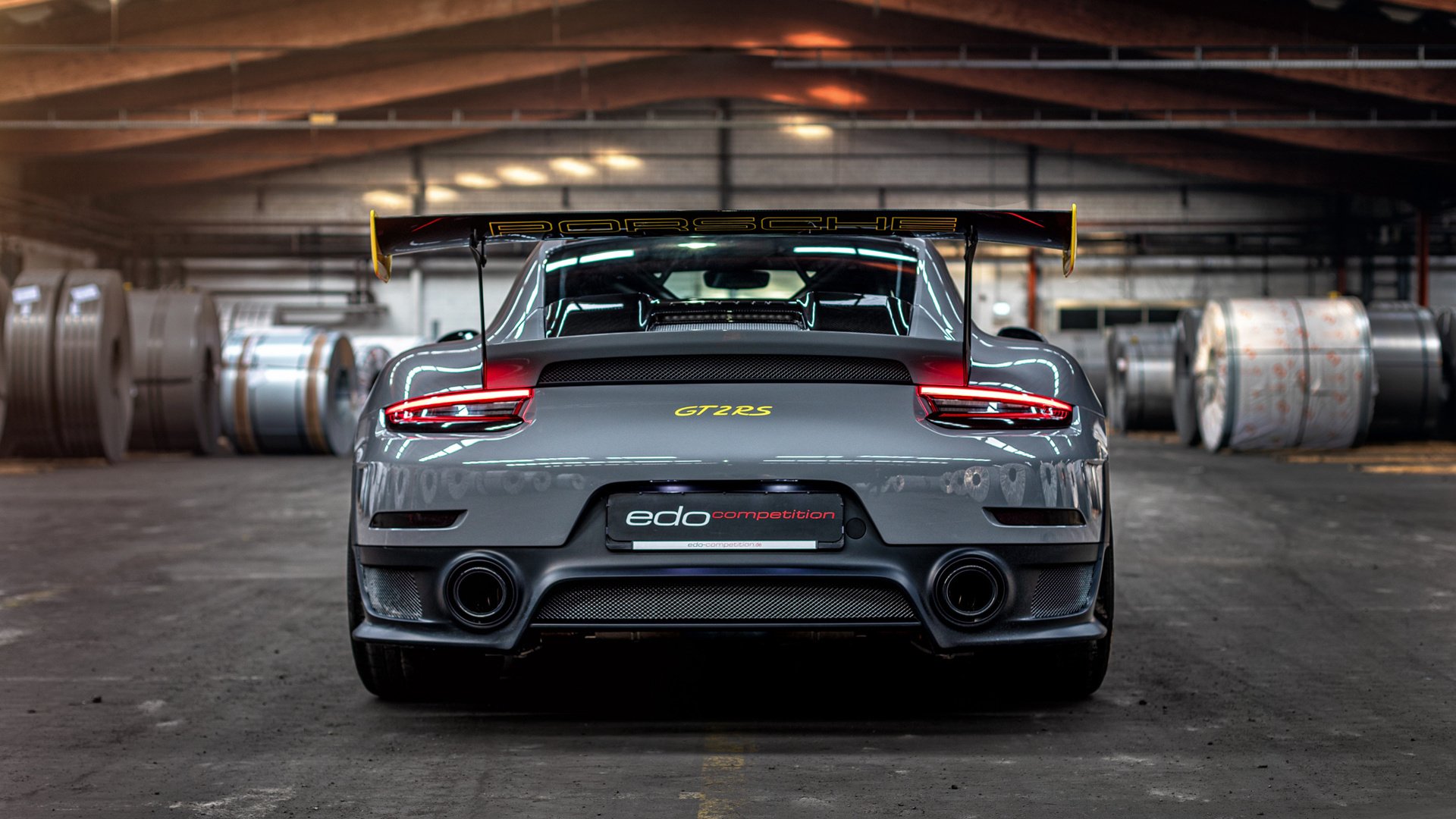 绿茵心跳，赛道狂想，当足球的生死战与F1的钢铁意志在脑海中同频共振